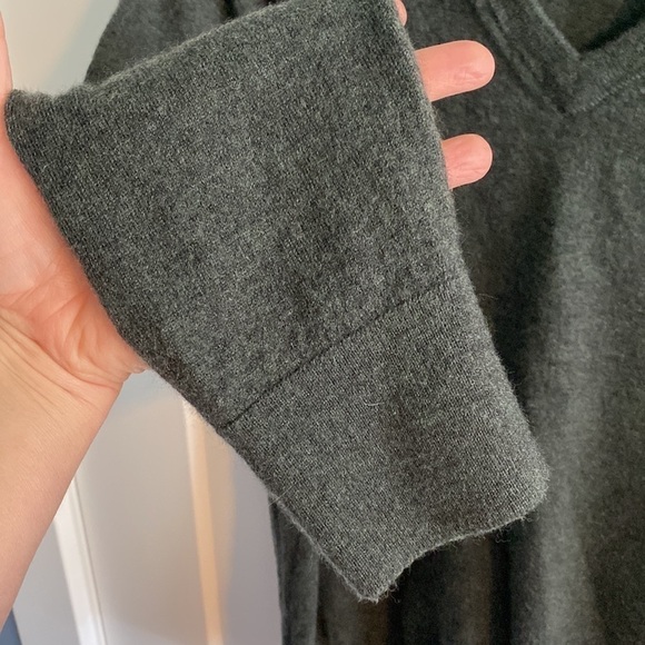 Classic V-Neck Gray Sweater - Picture 5 of 13